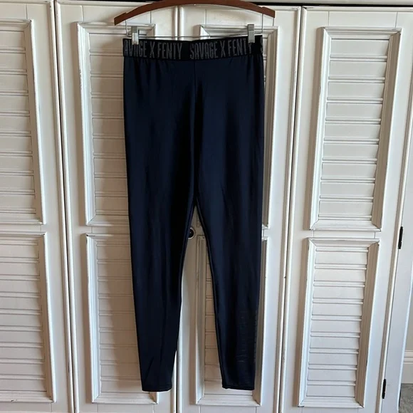 Savage X Fenty Black Logo High Waist Leggings M - Picture 2 of 6